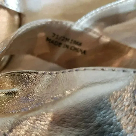 Saugus special occasion gold w/ rhinestones heels - Picture 6 of 8